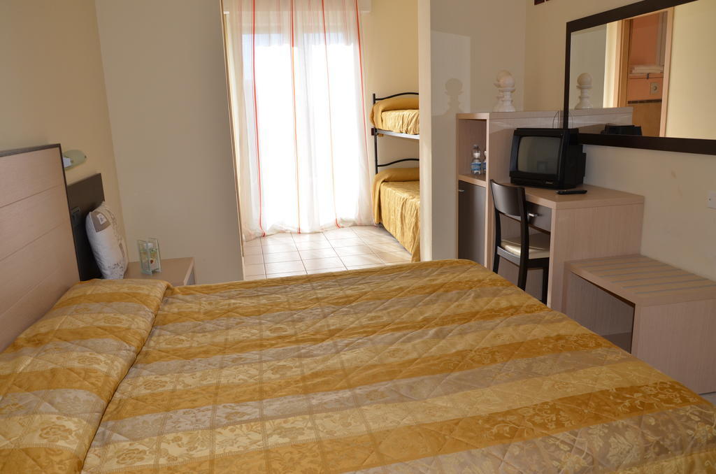 Hotel Mirage Milano Marittima Exterior photo