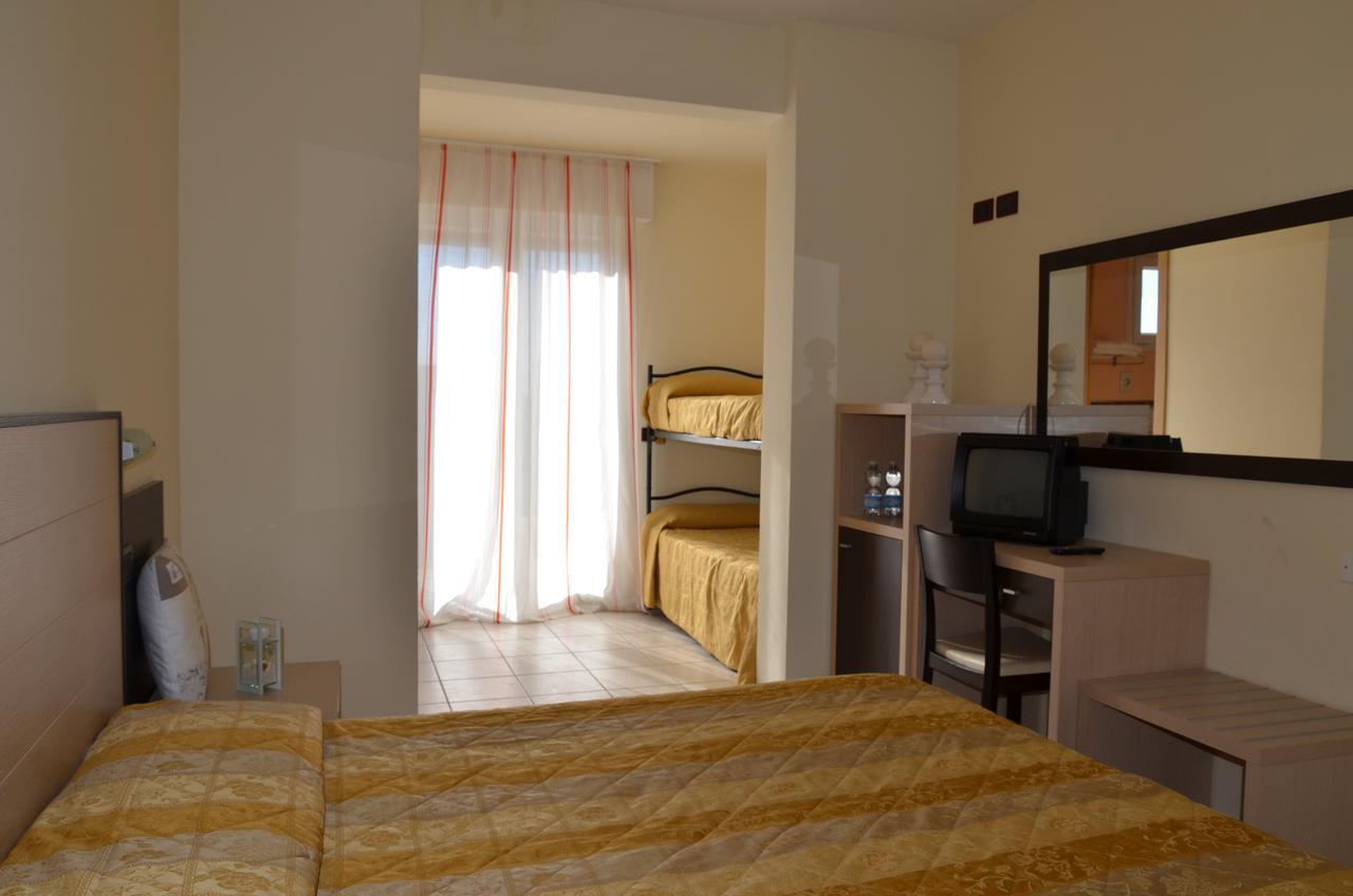 Hotel Mirage Milano Marittima Exterior photo