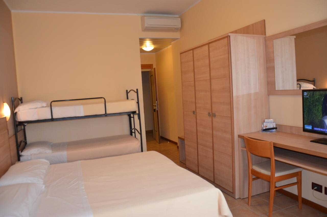 Hotel Mirage Milano Marittima Exterior photo